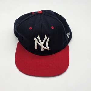 New Era New York Yankees Snapback Hat Navy Blue Red White NY Logo Adjustable MLB